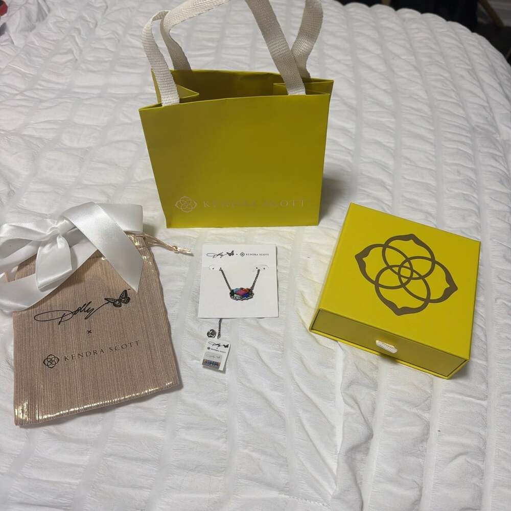 Kendra Scott X Dolly Parton Coat Of Many Colors Necklace silver Dollywood NEW